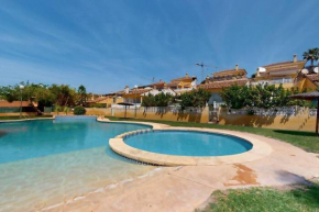 Immaculate bungalow with amazing sea views